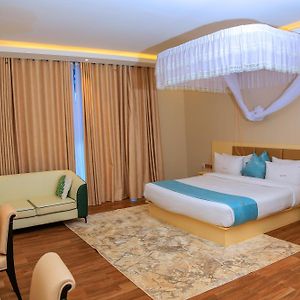 Hotel Next